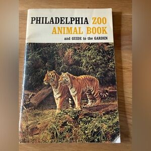 Philadelphia Zoo Animal Book VINTAGE 1980 printing
